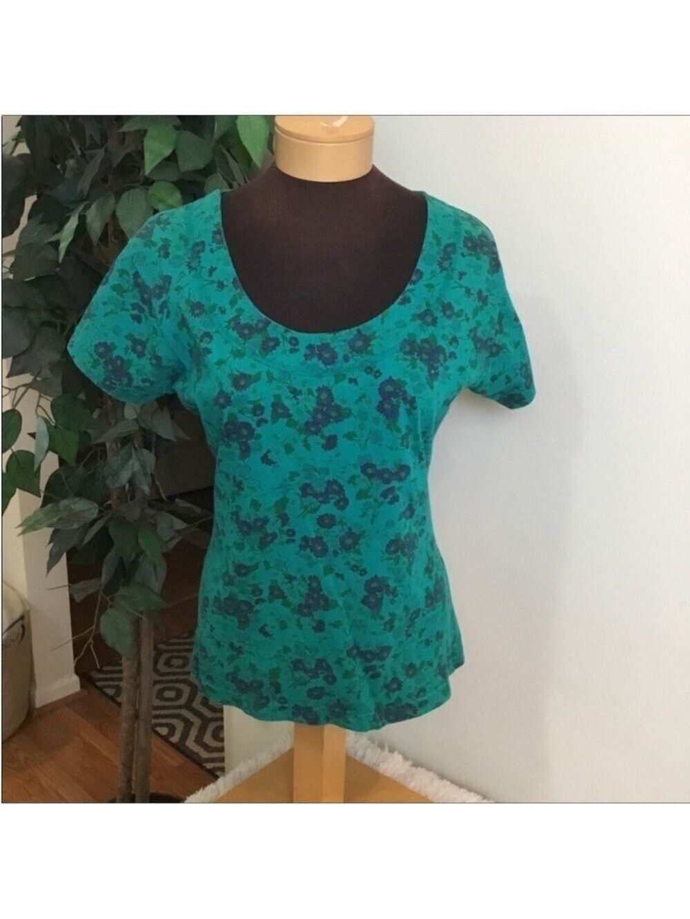 BAW clothing brand for MICHAEL short sleeve tee Womans size medium